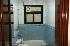 إحدى-حمامات-الغرف