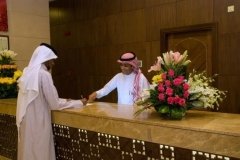 الإستقبال-في-فندق-رمادا-دار-الفائزين-مكة-المكرمة-شارع-اجياد-بوكنج