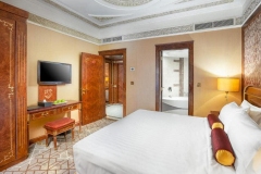 غرفة-مزدوجة-مع-حمام-خاص-في-فندق-فيرتا-المدينة-المنورة-ضمن-عروض-العمرة